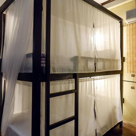 Non Pakse Hostel & Coffee House Екстер'єр фото
