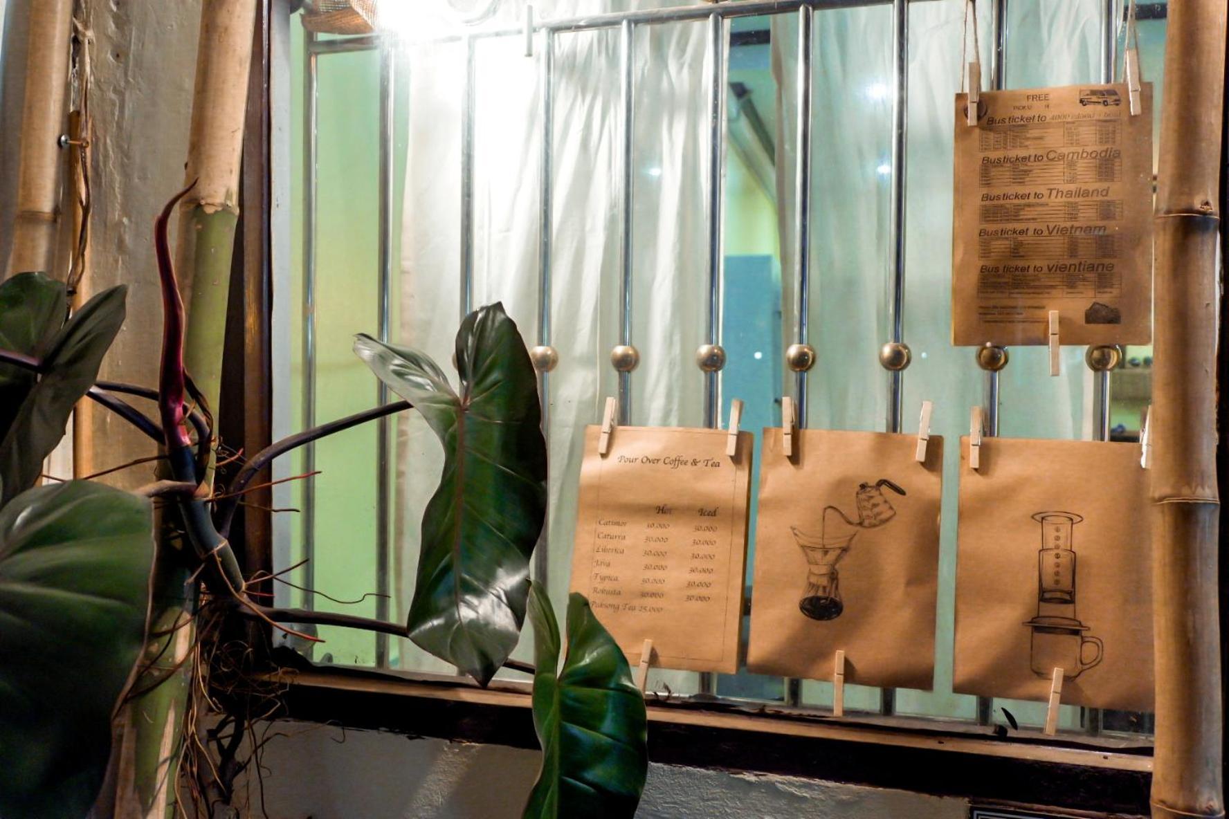 Non Pakse Hostel & Coffee House Екстер'єр фото