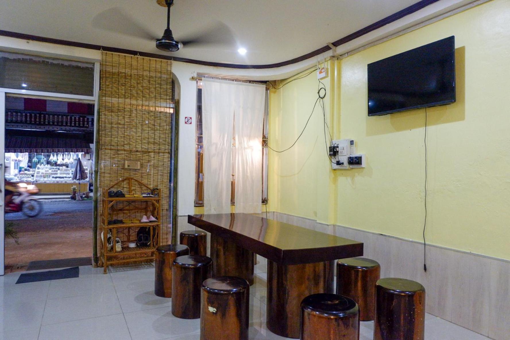 Non Pakse Hostel & Coffee House Екстер'єр фото
