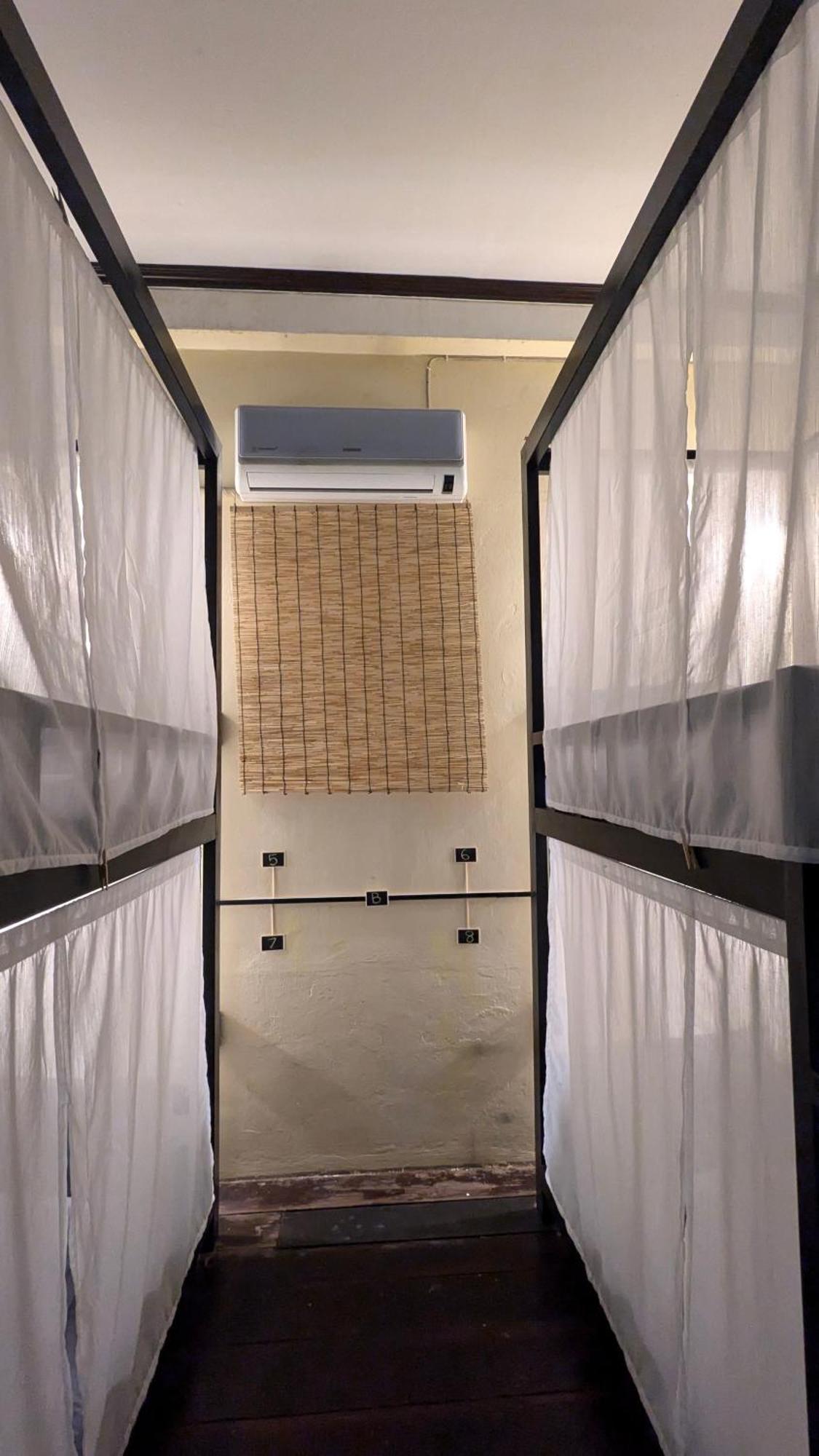 Non Pakse Hostel & Coffee House Екстер'єр фото