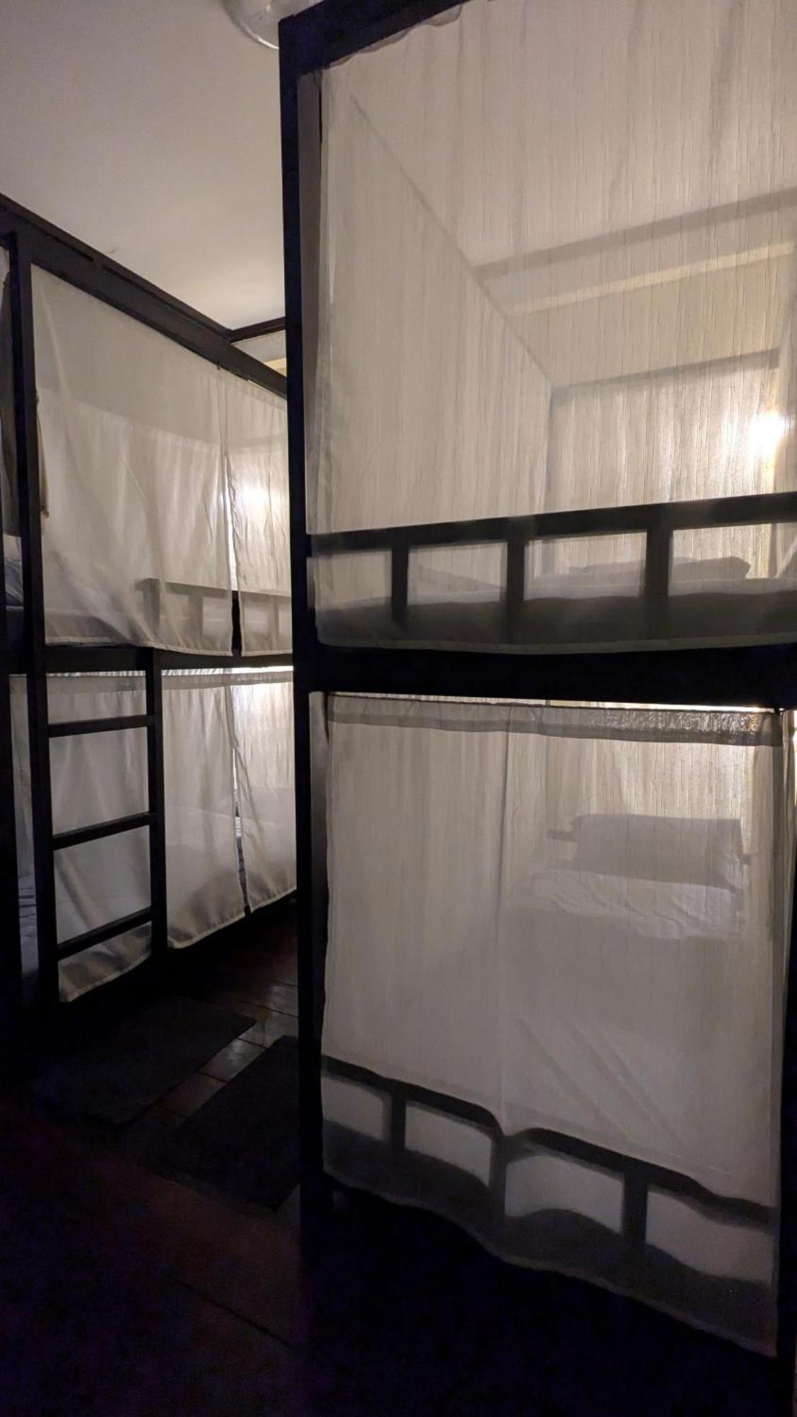 Non Pakse Hostel & Coffee House Екстер'єр фото