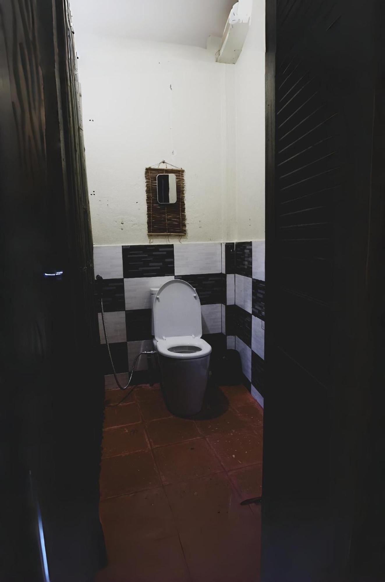 Non Pakse Hostel & Coffee House Екстер'єр фото