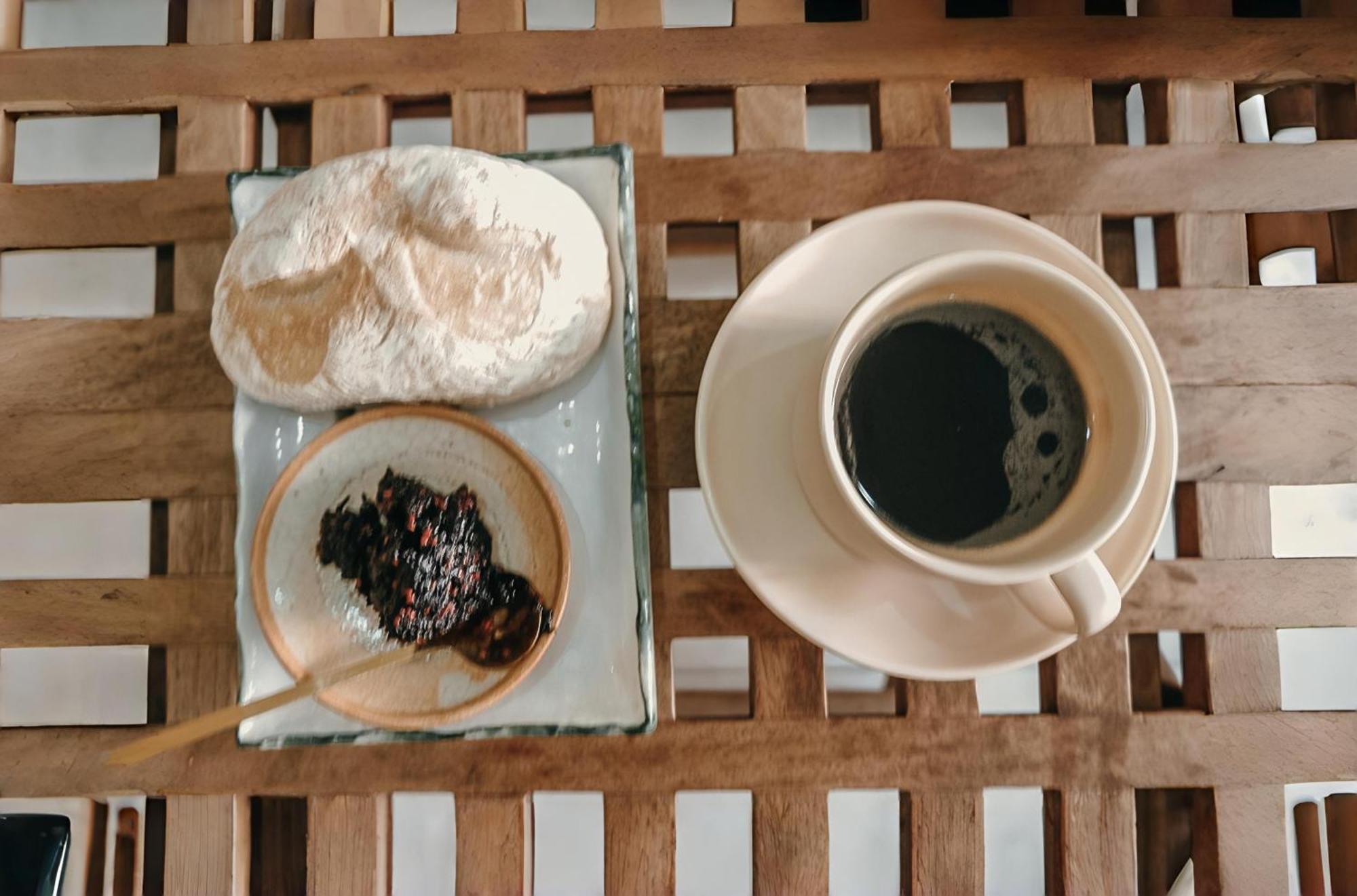 Non Pakse Hostel & Coffee House Екстер'єр фото